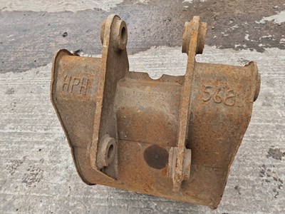 Lot 741 - 24" Digging Bucket 45mm Pin to suit 4-6 Ton Excavator (Pin Centre 34.5cm, Dipper Width 17cm)