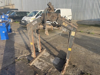 Lot 487 - Hydraulic Block Grab to suit Crane