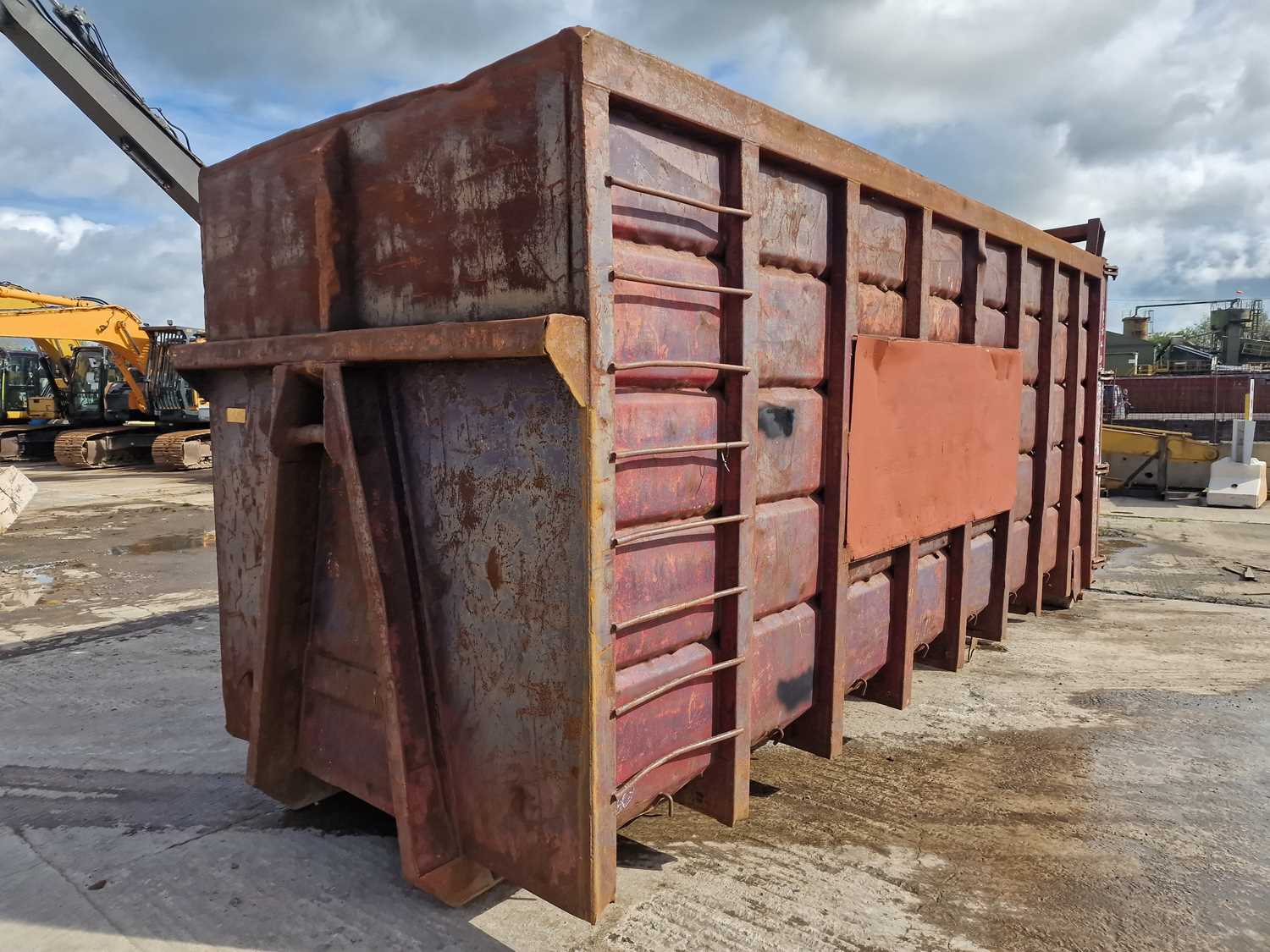 Lot 670 - 40 Yard RORO Skip to suit Hook Loader Lorry