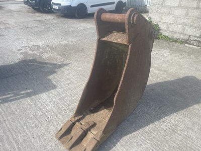 Lot 810 - 18" Digging Bucket 80mm Pin to suit 20 Ton Excavator