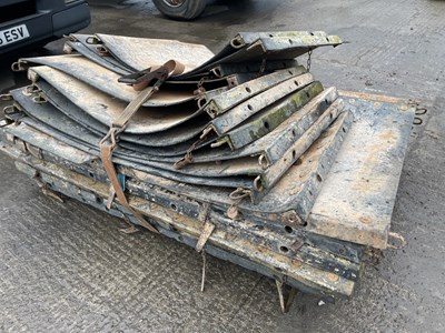 Lot 579 - Manhole Concreting Shutters