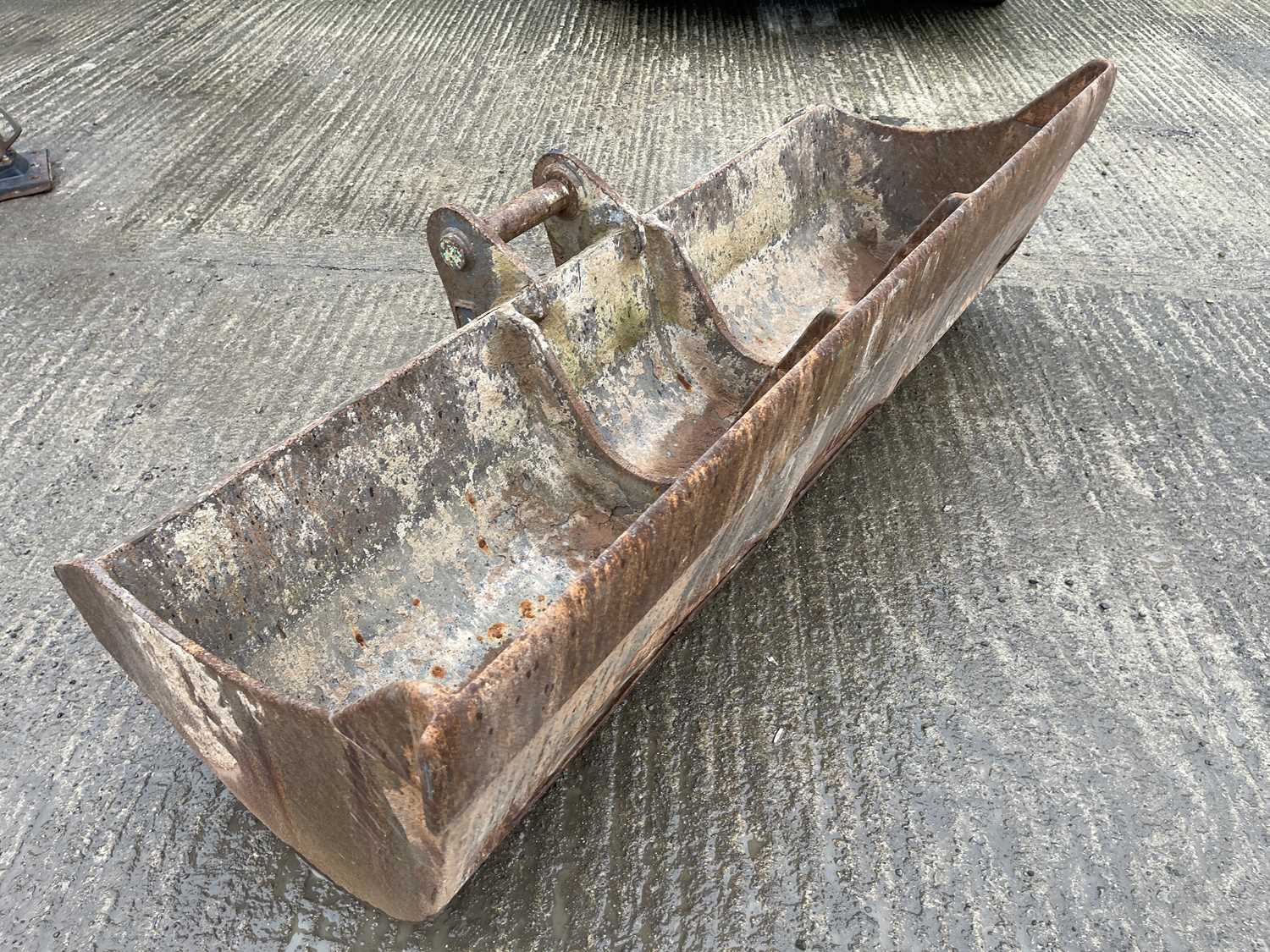 Lot 780 - 80" Grading Bucket 65mm Pins for a 13 Ton Excavator