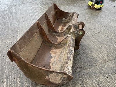 Lot 780 - 80" Grading Bucket 65mm Pins for a 13 Ton Excavator