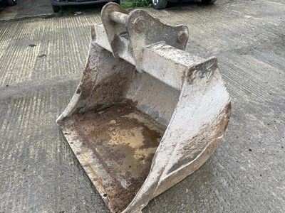 Lot 765 - 4" Bucket (No teeth) 65mm pins for a 13 Ton Excavator