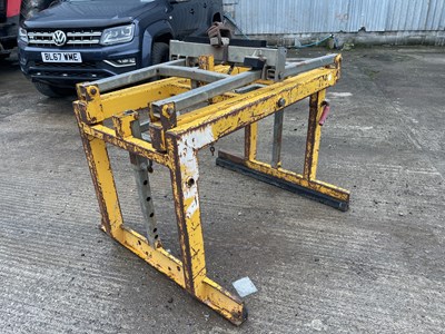 Lot 488 - Probst Block Grab to suit Crane