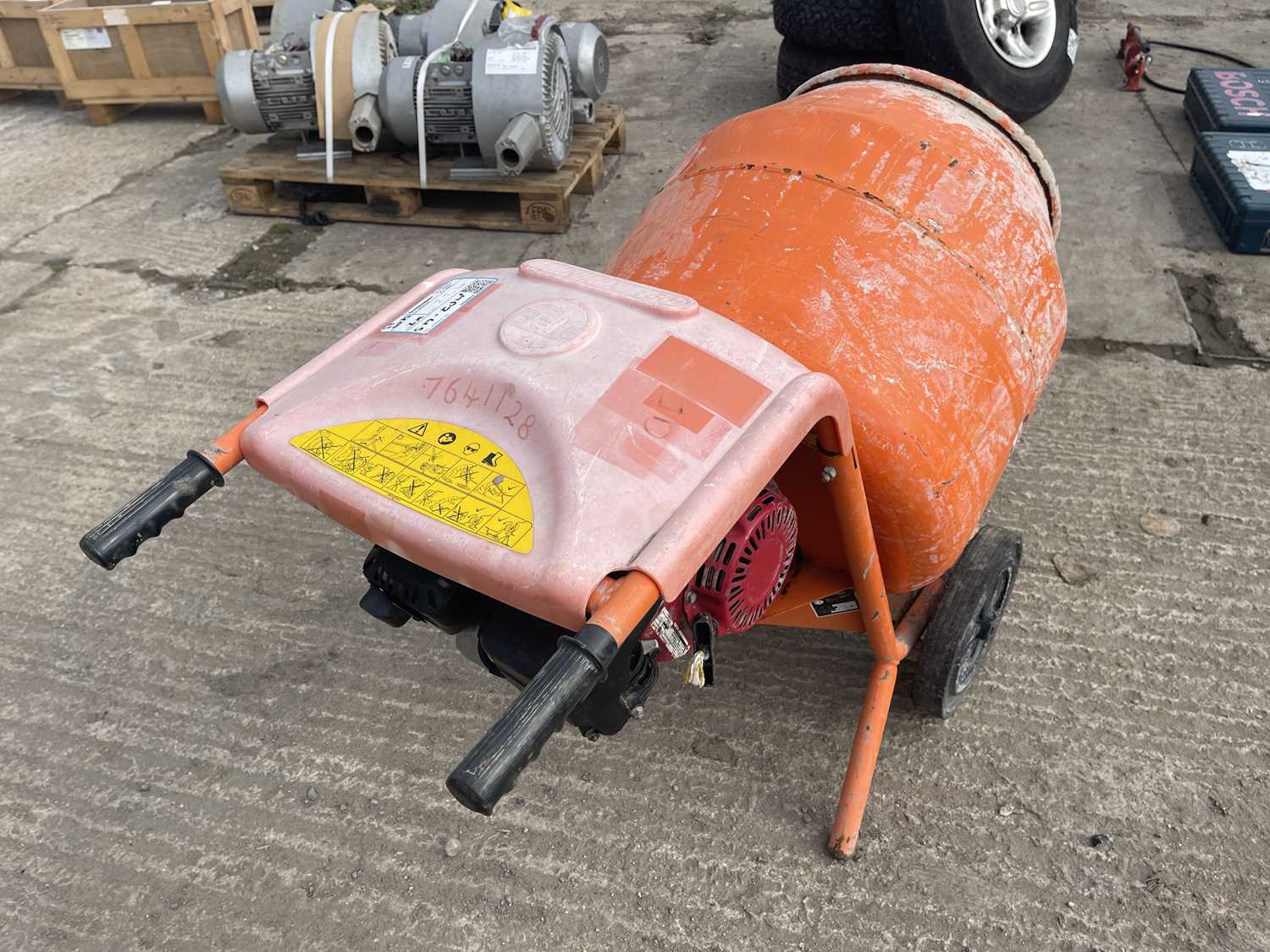 Lot 426 - 2018 Belle Minimix 150 Petrol Cement Mixer,