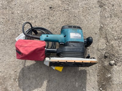 Lot 15 - Makita 110Volt Sander