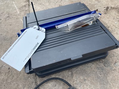 Lot 9 - 240Volt Tile Cutter