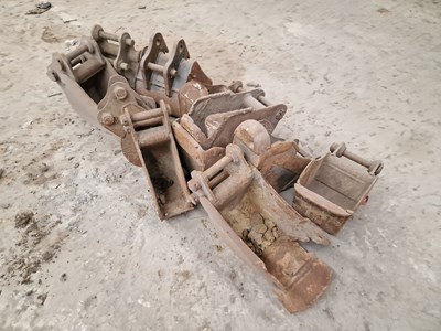 Lot 806 - Selection of Digging Buckets to suit Hitatchi ZX19 (11 of)