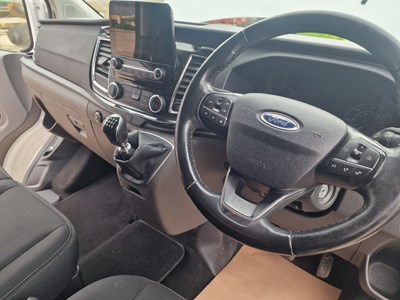 Lot 81 - Ford Transit Custom 2.0 130PS Eco Blue Limited 6 Speed Crew Cab Van, Side Doors, Rear Seats, Bluetooth, Cruise Control, A/C (Tested 03/24)