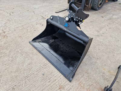 Lot 700 - Unused Scandinavian Tilting Bucket 45mm Pin to suit 4-6 Ton Excavator / JCB 3CX