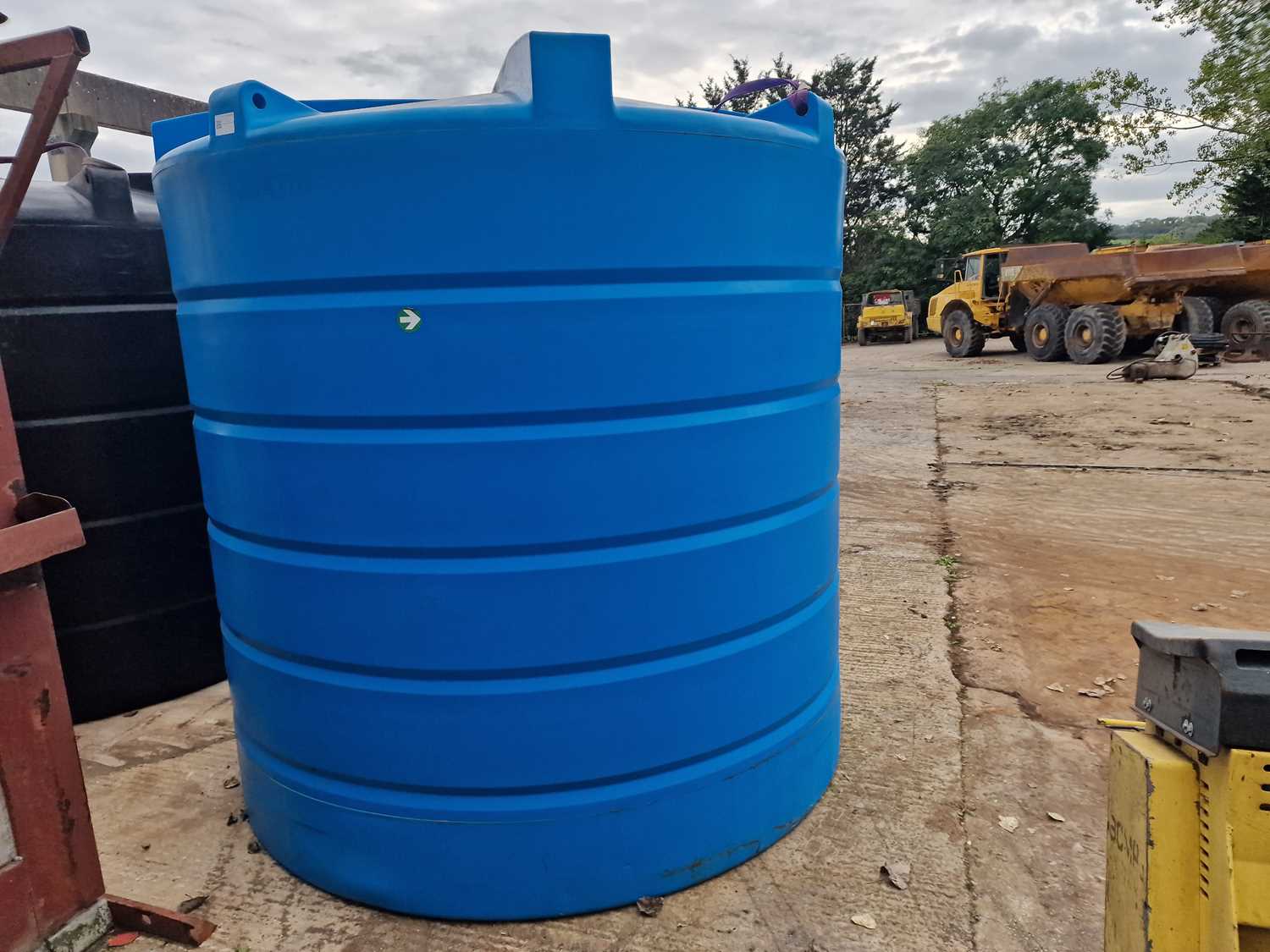 Lot 422 - Enduramaxx 8,000 Litre Static Plastic Water Bowser