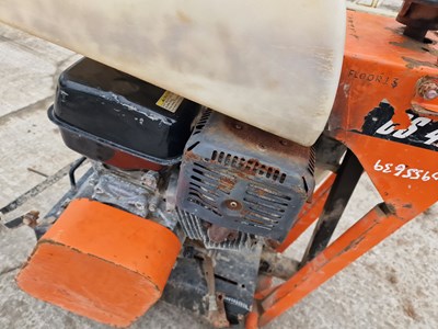 Lot 492 - Clipper CS450 Petrol Road Saw, Honda Engine