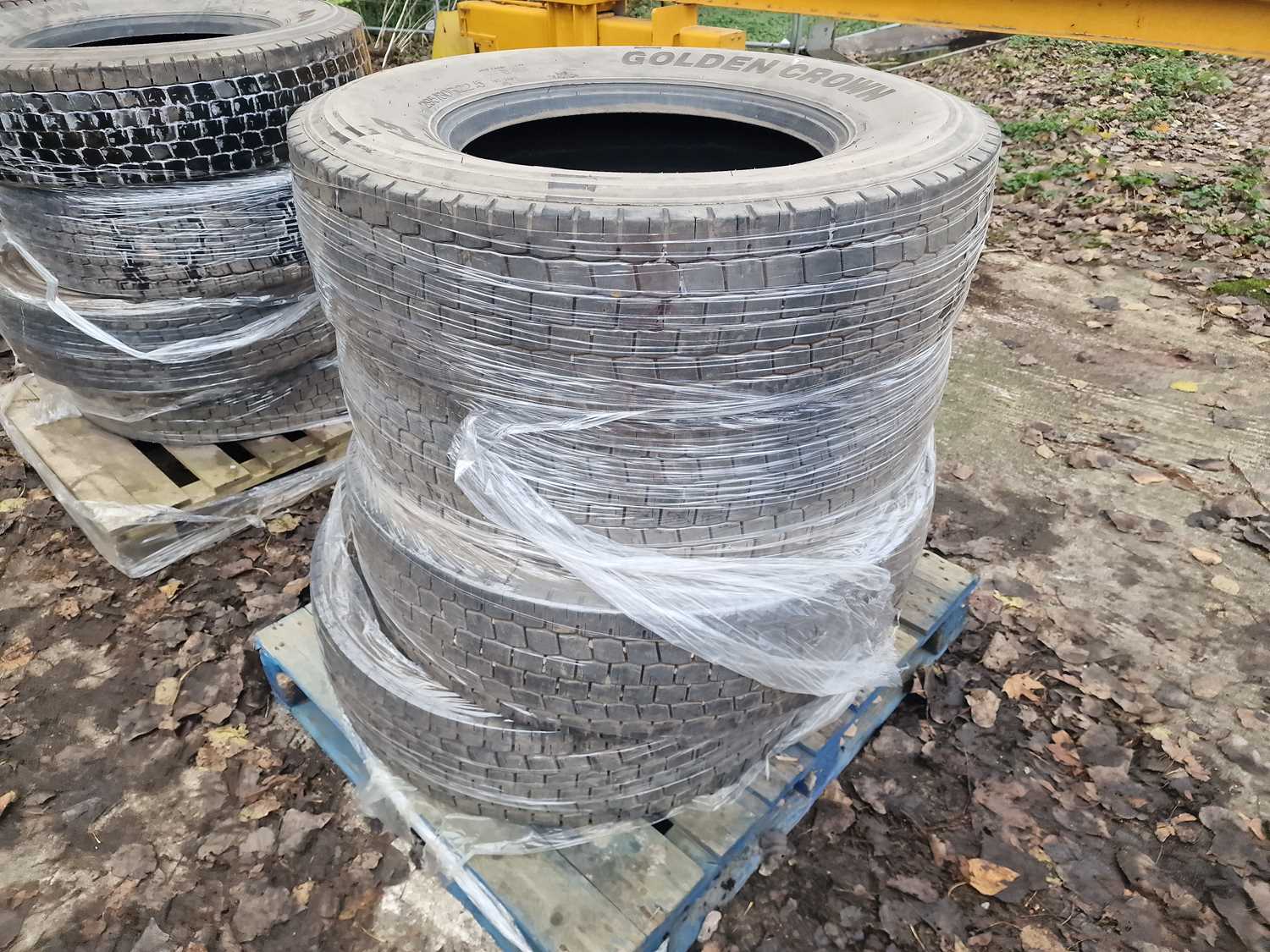 Lot 623 Golden Crown 295 80R22 5 Tyre 4 Of lot-623-golden-crown-295-80r22-5-tyre-4-of
