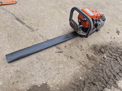 Lot 49 - Husqvarna 18H Petrol Hedge Trimmer