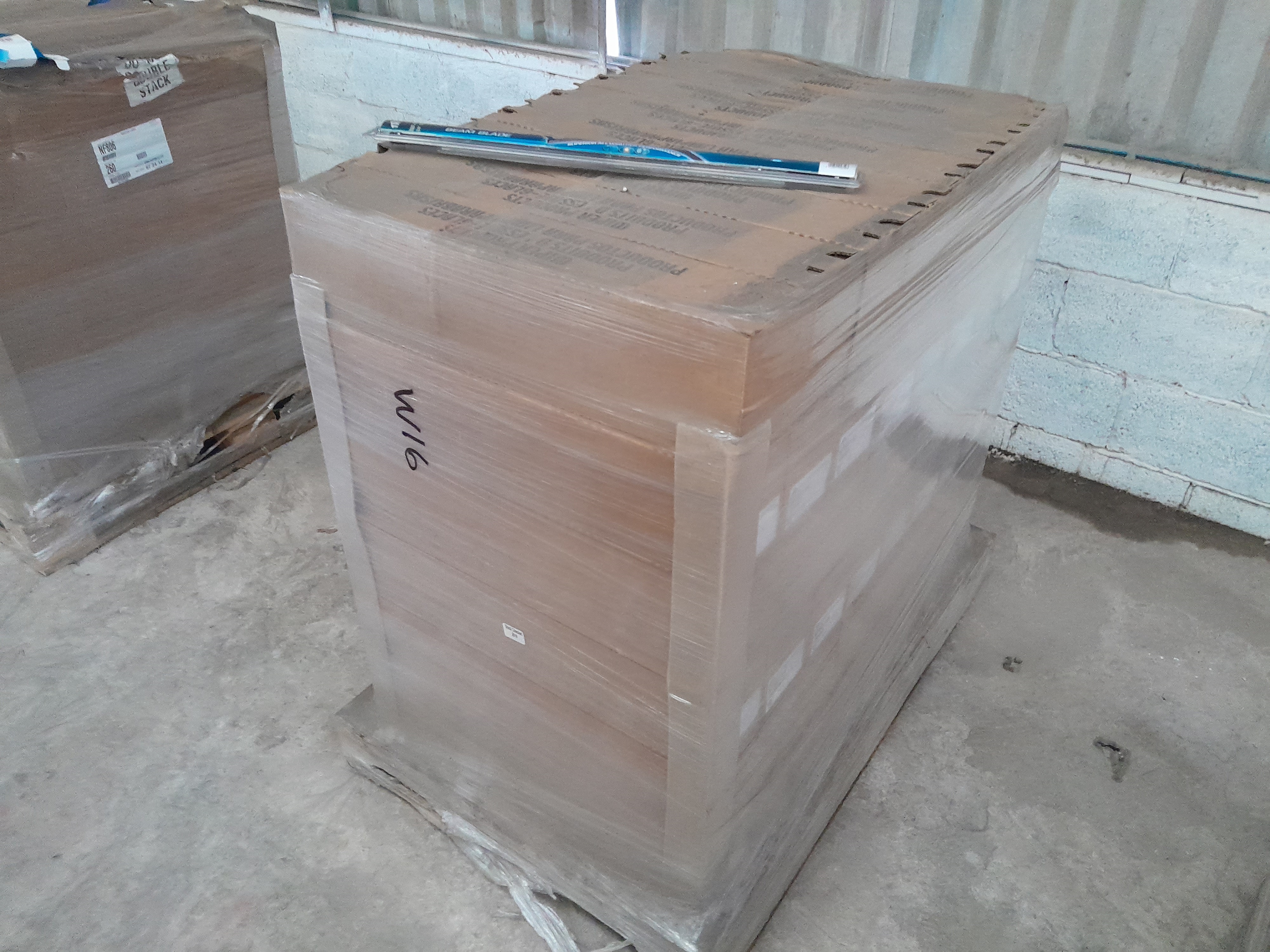Lot 124 - Unused Pallet of Trico NF6014R Windscreen