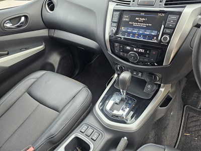 Lot 140 - 2021 Nissan Navara 4WD Crew Cab Pick Up, Auto, Sat Nav, 360 Camera, Parking Sensors, Full Leather, Heated Electric Seats, Bluetooth, Cruise Control, Climate Control