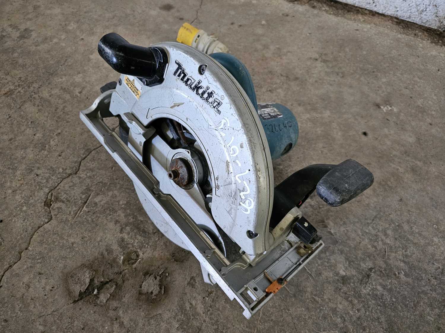 Lot 19 - Makita 5903R 110Volt Circular Saw