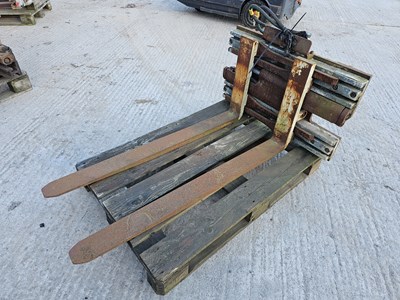 Lot 536 - Rant-A-Clamp 25DFP Fork Positioner Carriage & Forks to suit Forklift