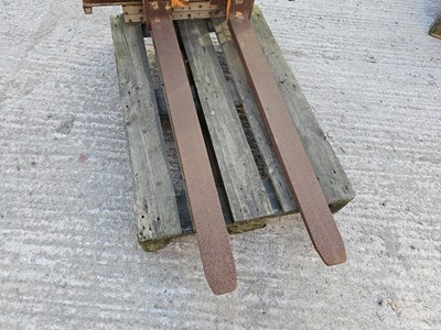 Lot 532 - 2018 Durwen RSV25 GS-SP Fork Positioner Carriage & Forks to suit Forklift