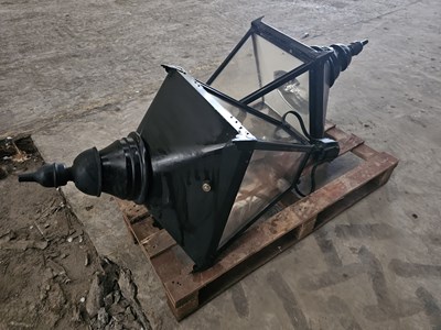 Lot 32 - Vintage Gate Lamp (Light Sensitive) (2 of)