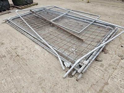 Lot 671 - Selection of Heras Fencing, Reinforcing Mesh and Gate