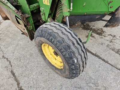 Lot 200 - 2000 John Deere 1365 PTO Driven Mower Conditioner