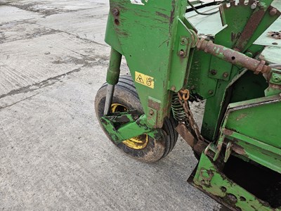 Lot 200 - 2000 John Deere 1365 PTO Driven Mower Conditioner