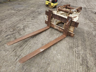 Lot 577 - Dromone Pallet Forks 65mm Pin to suit 13 Ton Excavator