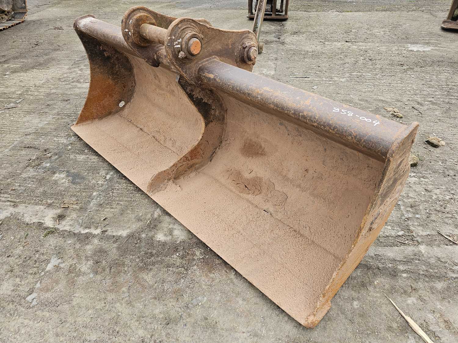 Lot 819 Geith 84" Grading Bucket 65mm Pin to suit 13