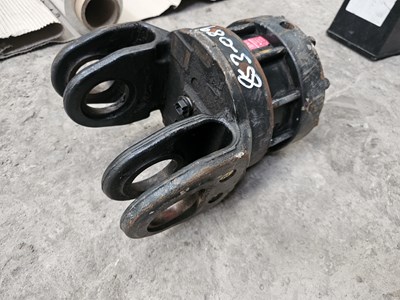 Lot 579 - Hydraulic Rotator to suit Crane