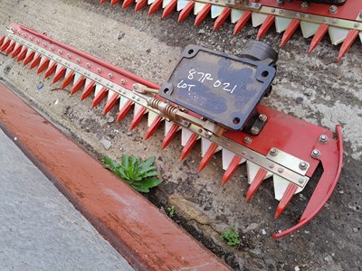 Lot 1.8m Long Hydraulic Finger Bar Mower