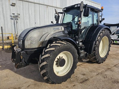 Lot 190 - 2009 Valtra T162 4WD Tractor, Front Linkage & PTO, Front Suspension, Cab Suspension, Air Brakes, 6 Spool Valves, Push Out Hitch, A/C