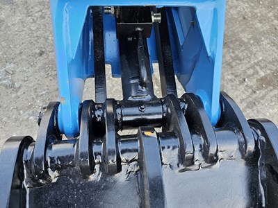 Lot 562 - Unused Hydraulic Log Grab 35mm Pin to suit 1-3 Ton Excavator, 4 Way  Headstock