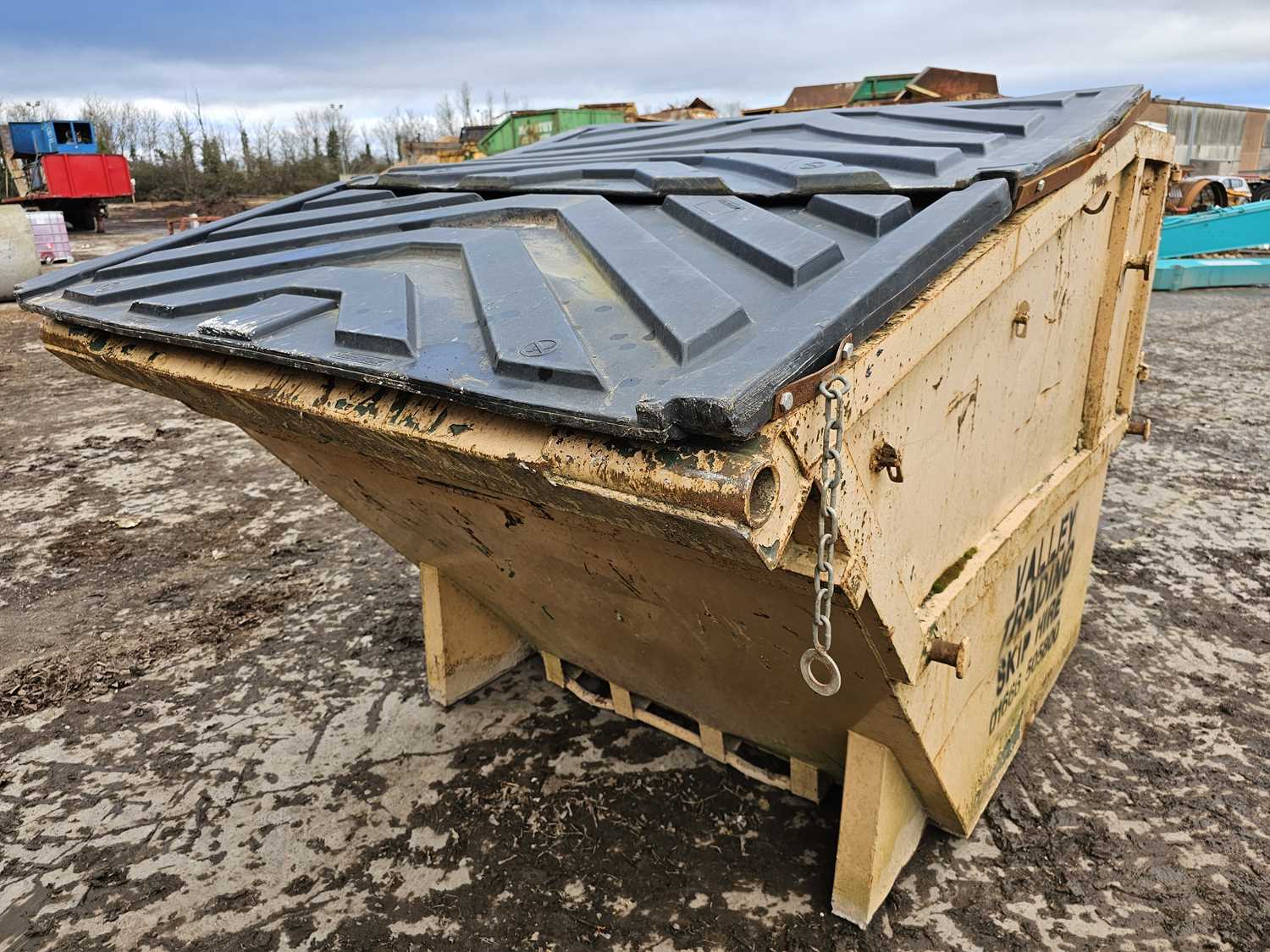 Lot 636 - Enclosed Skip to suit Skip Loader Lorry