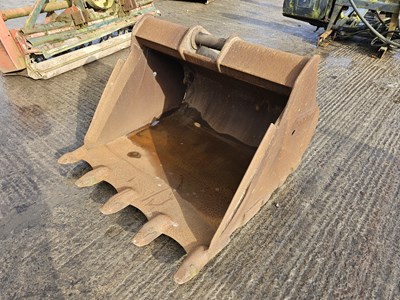 Lot 965 - Volvo 46" Scoop Bucket 65mm Pin to suit 13 Ton Excavator