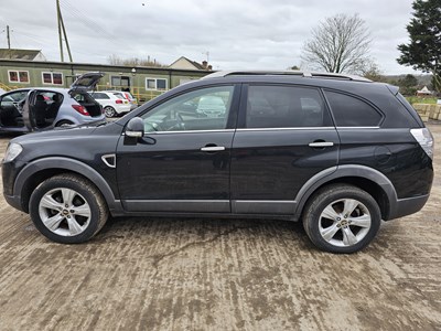 Lot 34 - 2010 Chevrolet Captiva LTZ, 7 Seater, Auto, Reverse Camera, Sat Nav, Full Leather, Heated Electric Seats, Bluetooth, Cruise Control, A/C (Reg. Docs. Available)