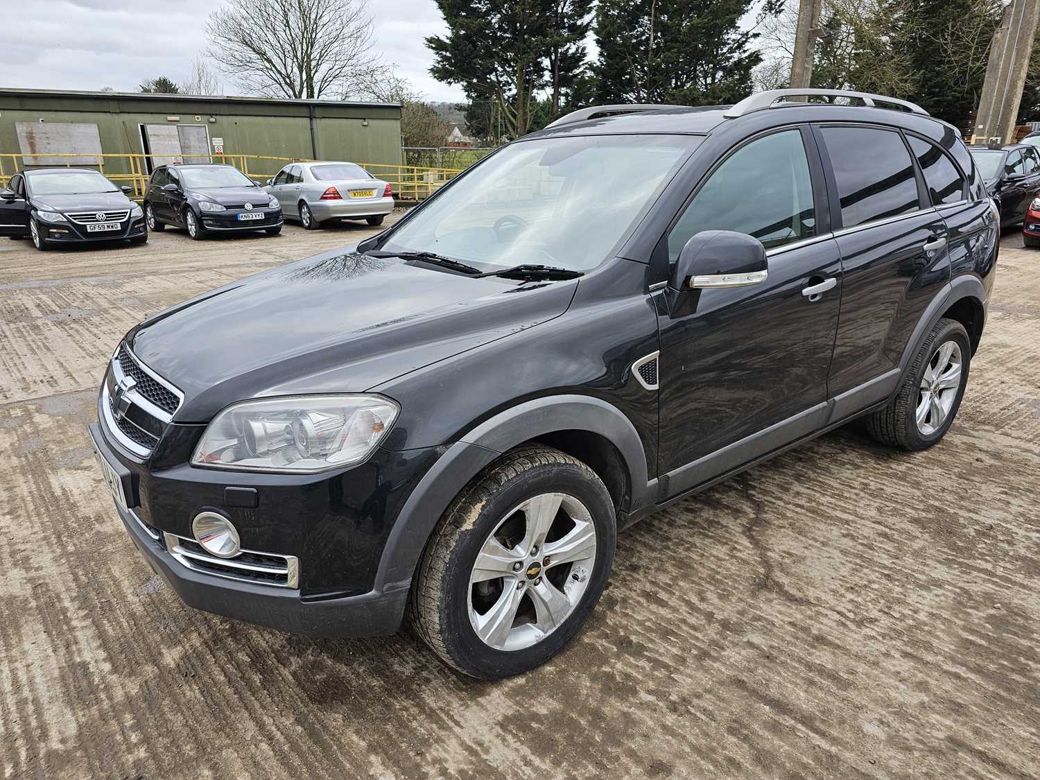 Lot 34 - 2010 Chevrolet Captiva LTZ, 7 Seater, Auto, Reverse Camera, Sat Nav, Full Leather, Heated Electric Seats, Bluetooth, Cruise Control, A/C (Reg. Docs. Available)