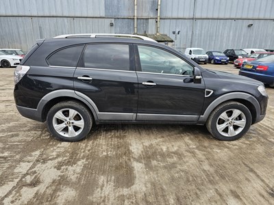 Lot 34 - 2010 Chevrolet Captiva LTZ, 7 Seater, Auto, Reverse Camera, Sat Nav, Full Leather, Heated Electric Seats, Bluetooth, Cruise Control, A/C (Reg. Docs. Available)