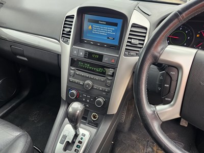 Lot 34 - 2010 Chevrolet Captiva LTZ, 7 Seater, Auto, Reverse Camera, Sat Nav, Full Leather, Heated Electric Seats, Bluetooth, Cruise Control, A/C (Reg. Docs. Available)
