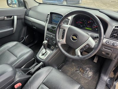 Lot 34 - 2010 Chevrolet Captiva LTZ, 7 Seater, Auto, Reverse Camera, Sat Nav, Full Leather, Heated Electric Seats, Bluetooth, Cruise Control, A/C (Reg. Docs. Available)