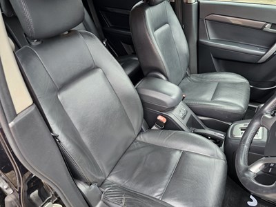 Lot 34 - 2010 Chevrolet Captiva LTZ, 7 Seater, Auto, Reverse Camera, Sat Nav, Full Leather, Heated Electric Seats, Bluetooth, Cruise Control, A/C (Reg. Docs. Available)