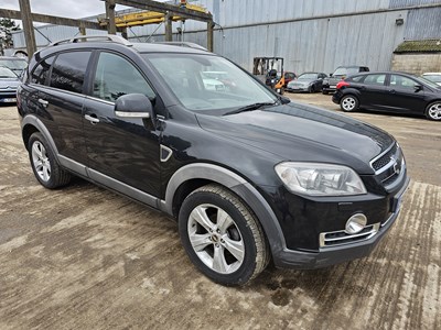 Lot 34 - 2010 Chevrolet Captiva LTZ, 7 Seater, Auto, Reverse Camera, Sat Nav, Full Leather, Heated Electric Seats, Bluetooth, Cruise Control, A/C (Reg. Docs. Available)