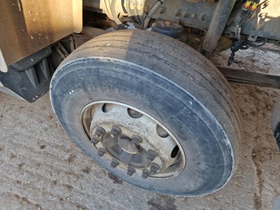 Lot 42 - Volvo FMX420 Euro6 8x4 Tipper Lorry, Boweld Body, Reverse Camera, Easy Sheet, Edbro Tipping Gear, Air Tail Gate Lock, Automatic Gear Box, A/C (Reg. Docs. Available, Tested 03/23)