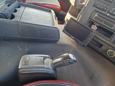 Lot 42 - Volvo FMX420 Euro6 8x4 Tipper Lorry, Boweld Body, Reverse Camera, Easy Sheet, Edbro Tipping Gear, Air Tail Gate Lock, Automatic Gear Box, A/C (Reg. Docs. Available, Tested 03/23)