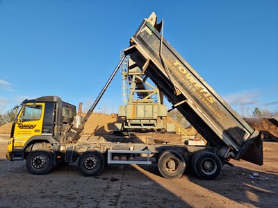 Lot 42 - Volvo FMX420 Euro6 8x4 Tipper Lorry, Boweld Body, Reverse Camera, Easy Sheet, Edbro Tipping Gear, Air Tail Gate Lock, Automatic Gear Box, A/C (Reg. Docs. Available, Tested 03/23)