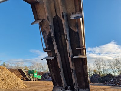 Lot 42 - Volvo FMX420 Euro6 8x4 Tipper Lorry, Boweld Body, Reverse Camera, Easy Sheet, Edbro Tipping Gear, Air Tail Gate Lock, Automatic Gear Box, A/C (Reg. Docs. Available, Tested 03/23)