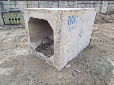 Lot 347 - 140cm x 140cm x 200cm Concrete Culvert, 100cm x 100cm Centre