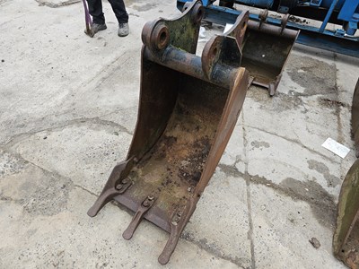 Lot 18" Digging Bucket 45mm Pin to suit 4-6 Ton Excavator