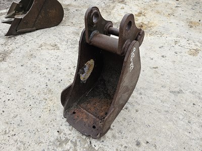 Lot 9" Digging Bucket 30mm Pin to suit Mini Excavator